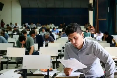 استخدام معلمی