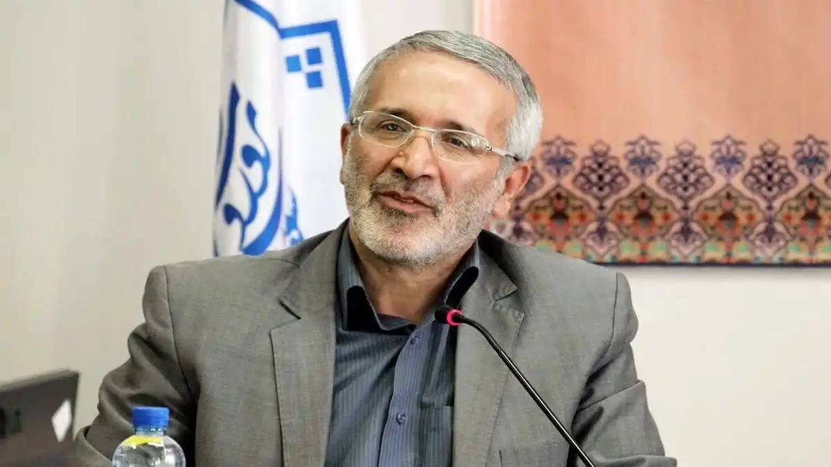تغییر برنامه درسی مستمرا انجام می‌شود