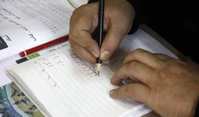 استخدام آموزش یاران سوادآموزی