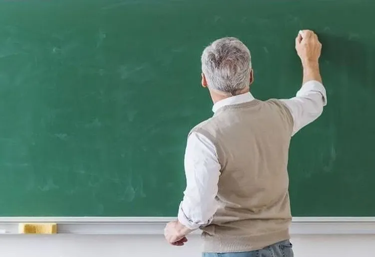 جذب معلمان بازنشسته